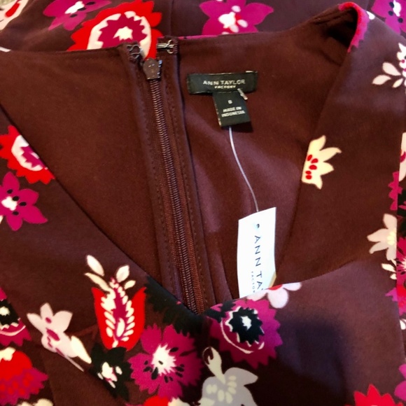 Ann Taylor long sleeve burgundy v-neck dress size 0 - Picture 2 of 5